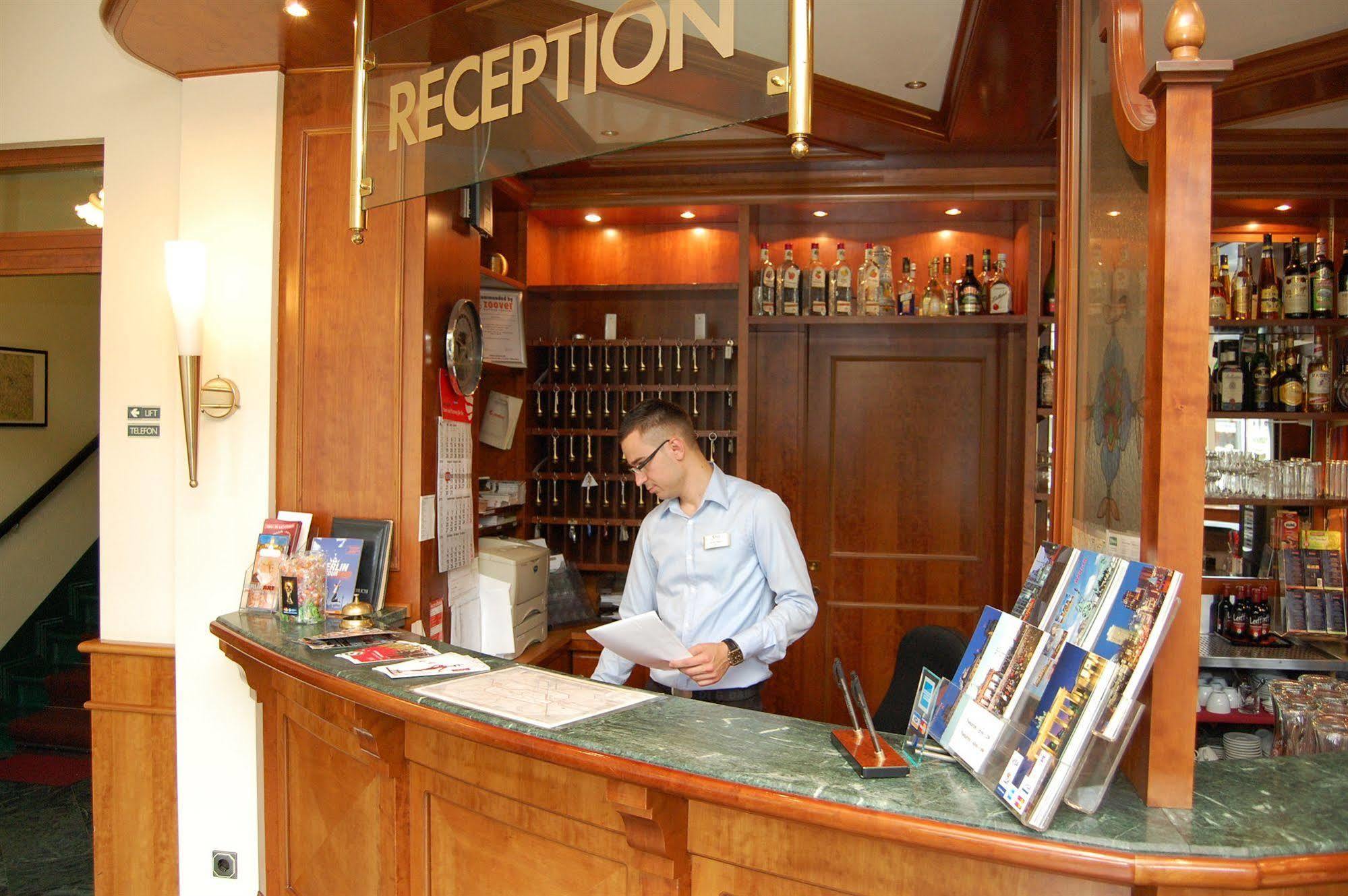Hotel Nova Berlin Luaran gambar